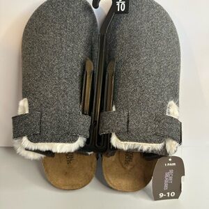 Secret Treasures Gray Slippers with Fuzzy Trim
